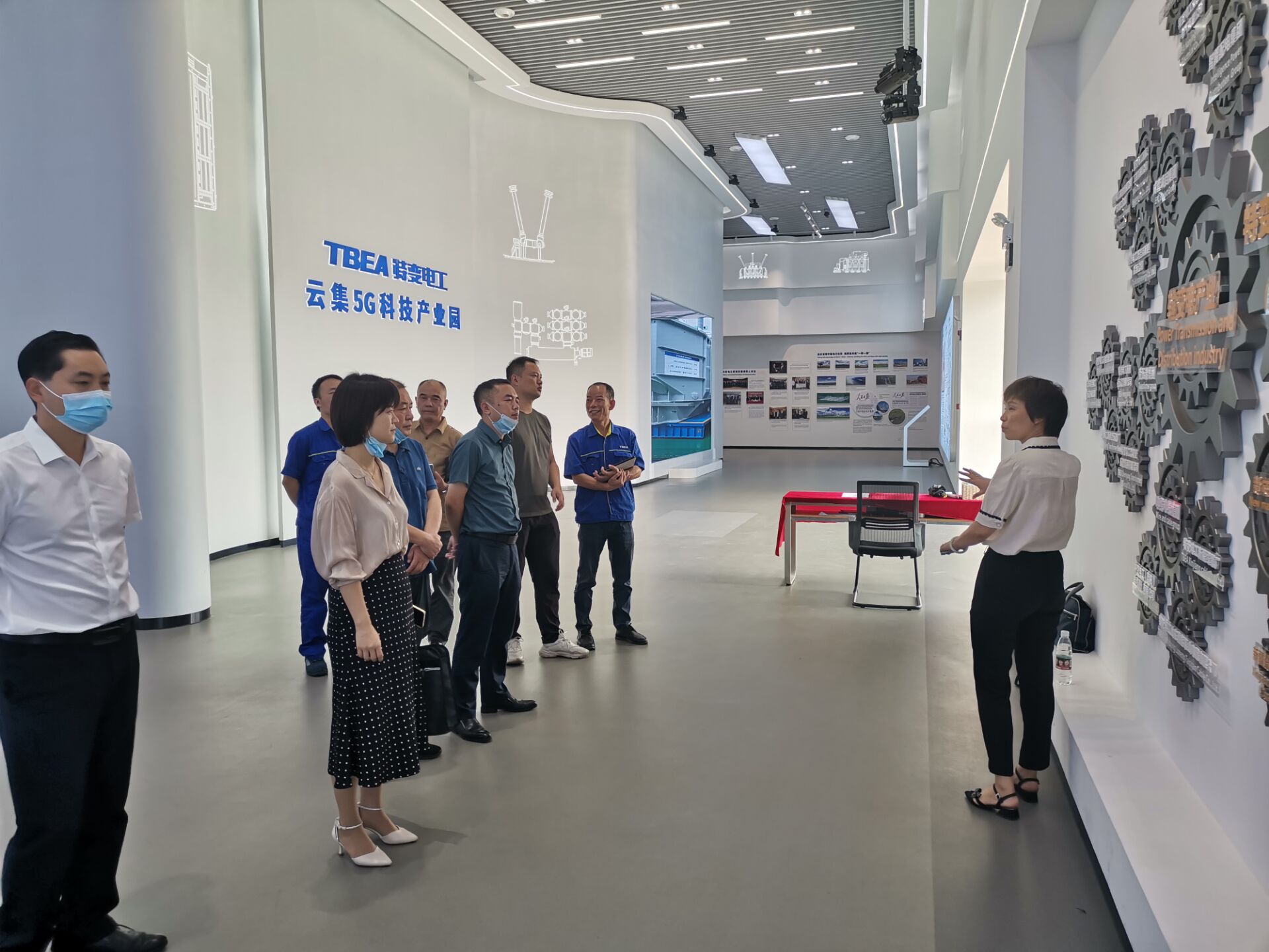 校企合作促发展——千亿体育在线党委委员、副院长毕曼曼一行赴企业洽谈校企合作事宜