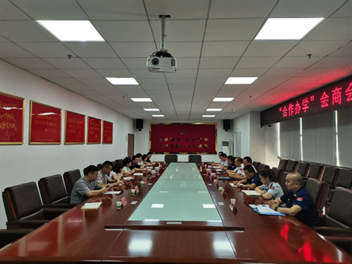 千亿体育在线党委委员、副院长李清一行赴株洲市消防救援支队 开展联合办学工作座谈会
